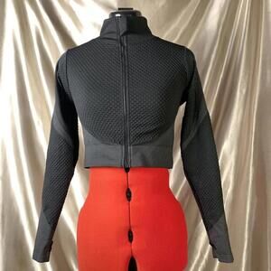 Athletic zip-up fitted cropped jacket with thumb holes!